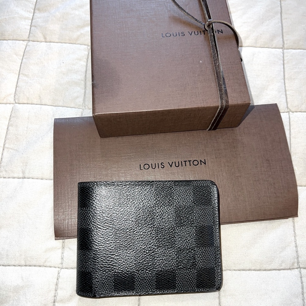 Louis Vuitton multiple wallet